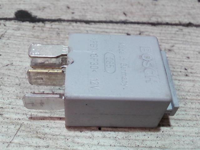 bontott OPEL CORSA C Relé