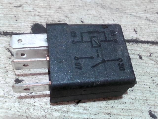 bontott OPEL CORSA C Relé