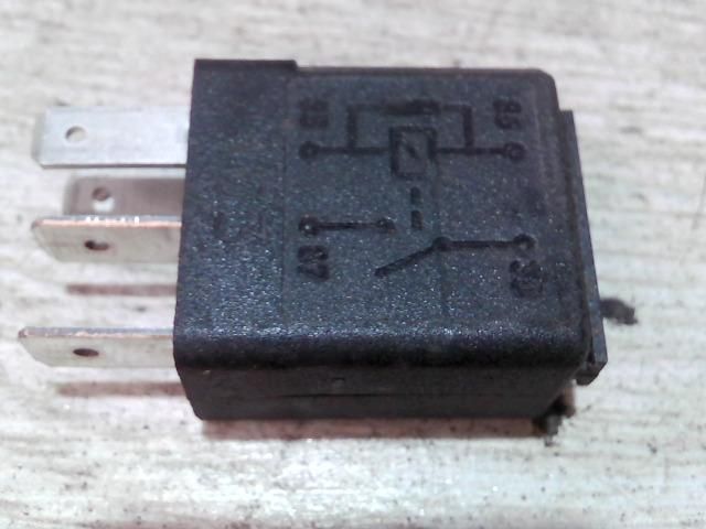 bontott OPEL CORSA C Relé