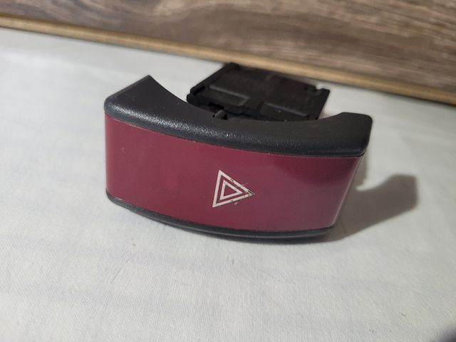 bontott OPEL CORSA C Vészvillogó Kapcsoló