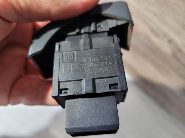 bontott OPEL CORSA C Vészvillogó Kapcsoló