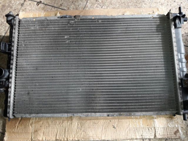 bontott OPEL CORSA C Vízhűtő Radiátor (Klímás)
