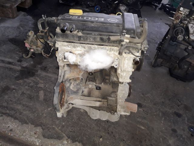 bontott OPEL CORSA D Motor (Fűzött blokk hengerfejjel)