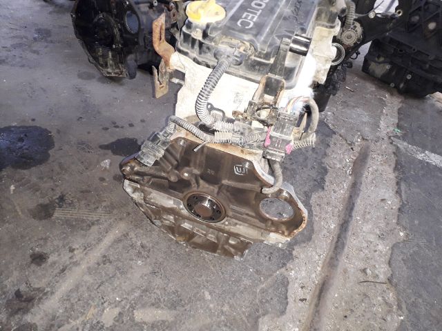 bontott OPEL CORSA D Motor (Fűzött blokk hengerfejjel)