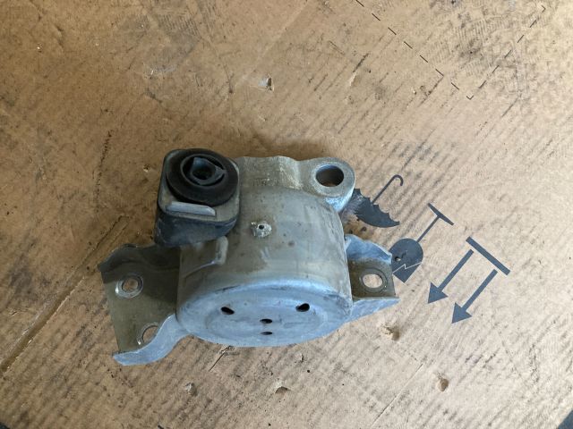 bontott OPEL CORSA D Motor Tartó Bak (Fém)