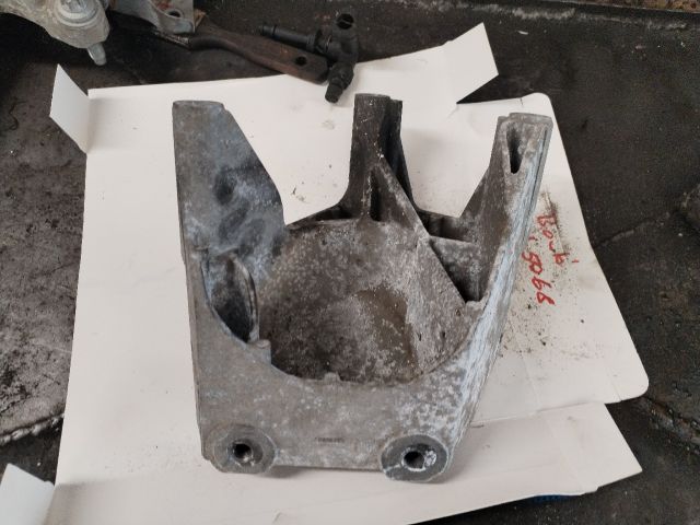 bontott OPEL CORSA D Motor Tartó Bak Jobb