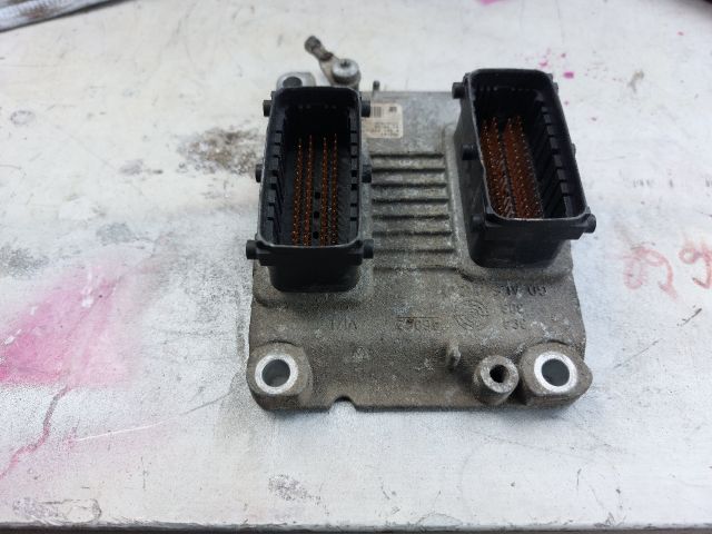 bontott OPEL CORSA D Motorvezérlő