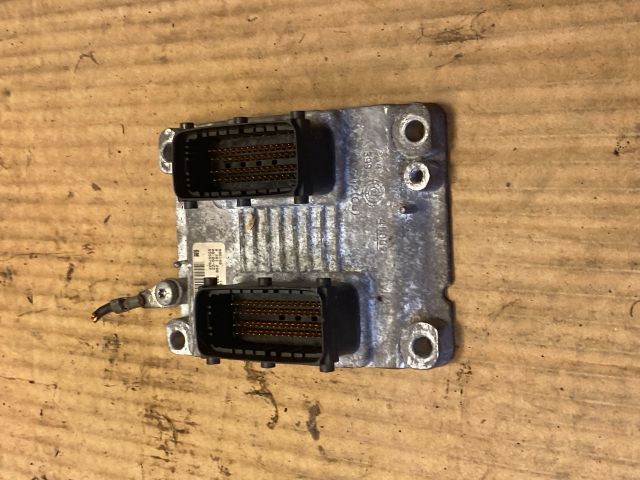 bontott OPEL CORSA D Motorvezérlő