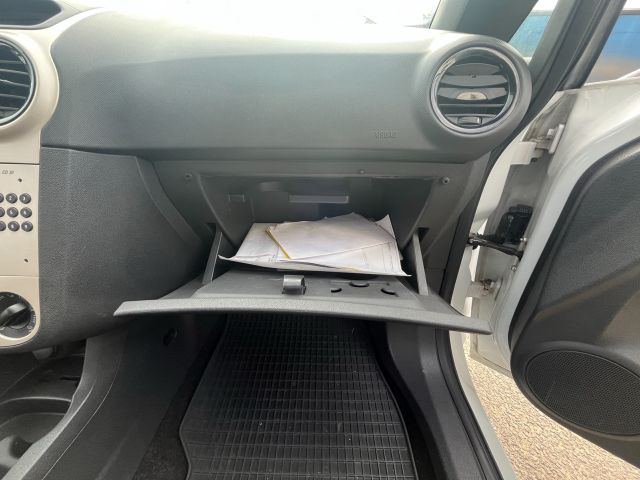 bontott OPEL CORSA D Tankbetöltő Cső (Fém)