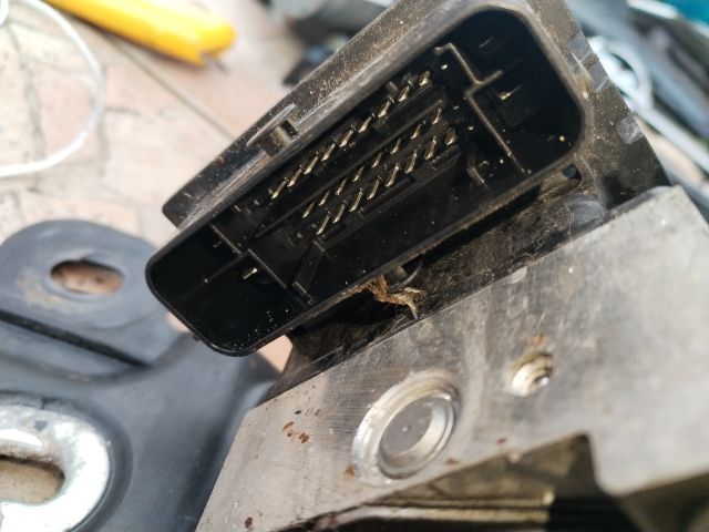 bontott OPEL CORSA D ABS Kocka