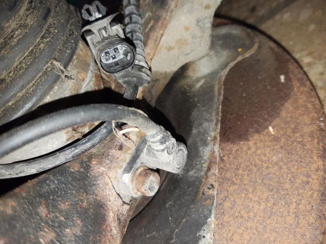 bontott OPEL CORSA D Bal első Csonkállvány Kerékaggyal