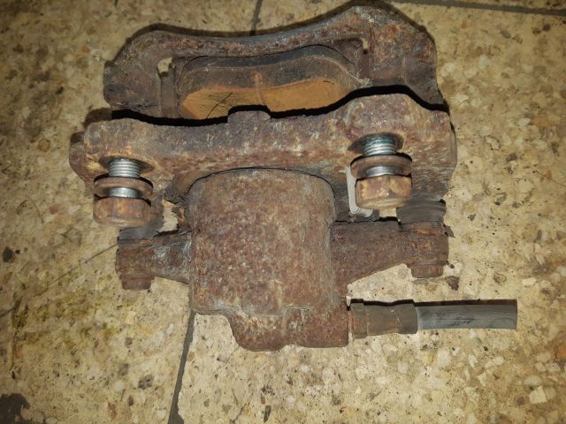 bontott OPEL CORSA D Bal első Féknyereg Munkahengerrel