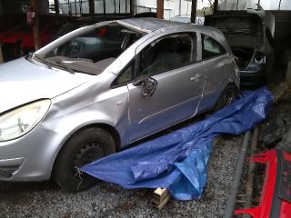 bontott OPEL CORSA D Bal első Kerékagy