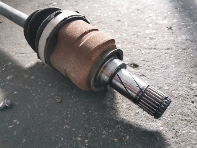 bontott OPEL CORSA D Bal Féltengely