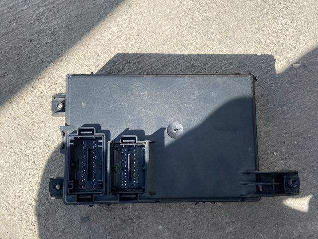 bontott OPEL CORSA D Biztosítéktábla Motortér