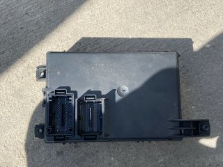 bontott OPEL CORSA D Biztosítéktábla Motortér