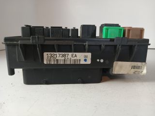 bontott OPEL CORSA D Biztosítéktábla Motortér