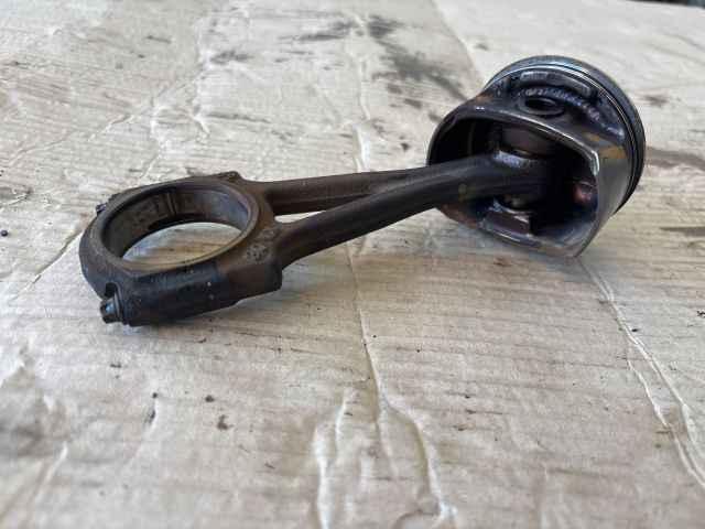 bontott OPEL CORSA D Dugattyú és Hajtókar