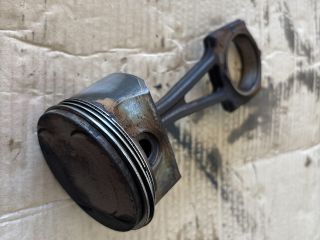 bontott OPEL CORSA D Dugattyú és Hajtókar