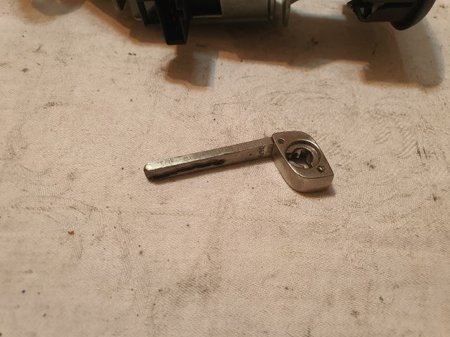 bontott OPEL CORSA D Gyújtáskapcsoló Házzal