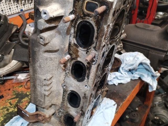 bontott OPEL CORSA D Hengerfej