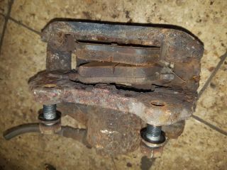 bontott OPEL CORSA D Jobb első Féknyereg Munkahengerrel