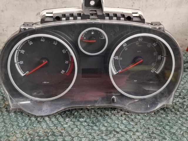 bontott OPEL CORSA D Kilométeróra