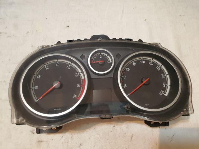 bontott OPEL CORSA D Kilométeróra