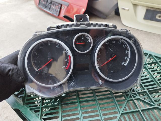 bontott OPEL CORSA D Kilométeróra