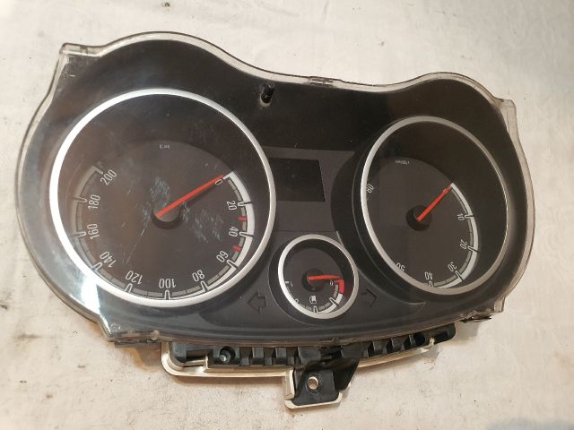 bontott OPEL CORSA D Kilométeróra