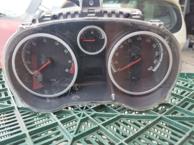 bontott OPEL CORSA D Kilométeróra