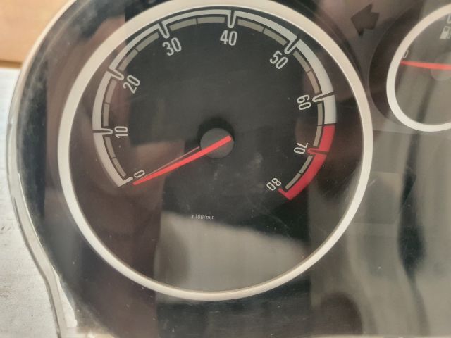 bontott OPEL CORSA D Kilométeróra