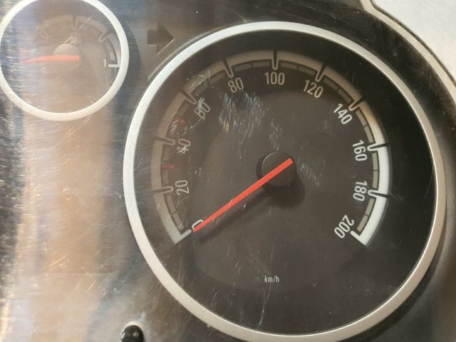 bontott OPEL CORSA D Kilométeróra