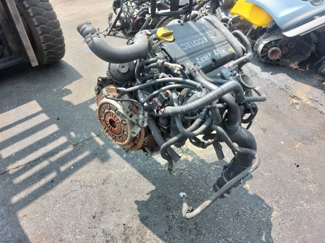 bontott OPEL CORSA D Komplett Motor (Segédberendezésekkel)