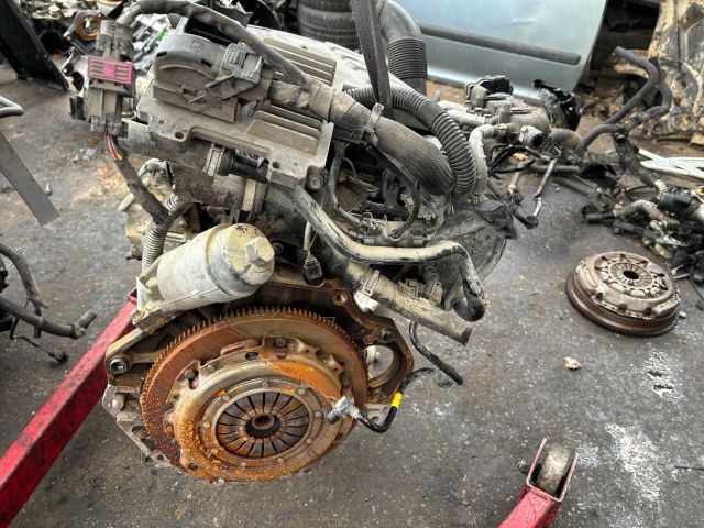 bontott OPEL CORSA D Komplett Motor (Segédberendezésekkel)