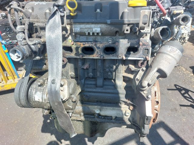 bontott OPEL CORSA D Komplett Motor (Segédberendezésekkel)