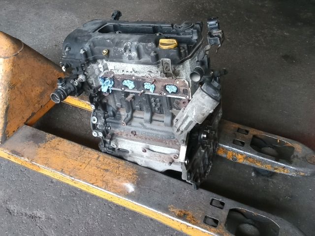 bontott OPEL CORSA D Motor (Fűzött blokk hengerfejjel)