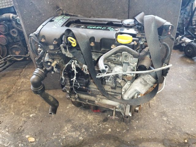 bontott OPEL CORSA D Motor (Fűzött blokk hengerfejjel)