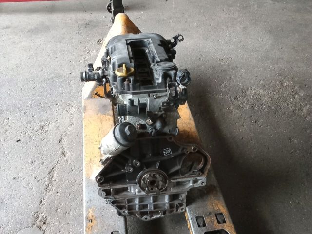 bontott OPEL CORSA D Motor (Fűzött blokk hengerfejjel)