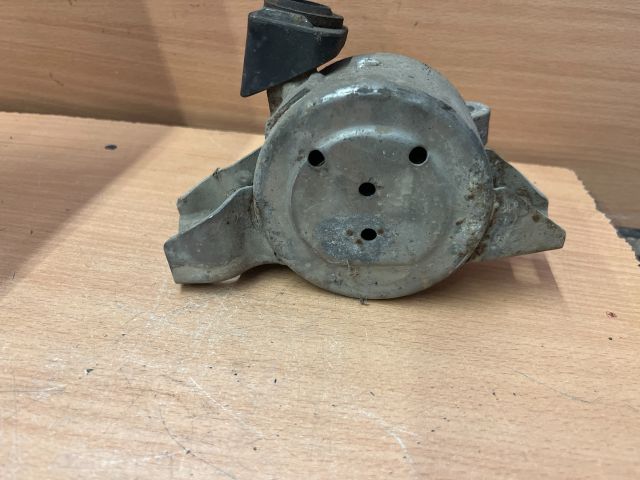 bontott OPEL CORSA D Motor Tartó Bak (Fém)