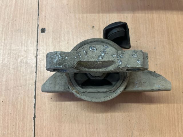 bontott OPEL CORSA D Motor Tartó Bak (Fém)