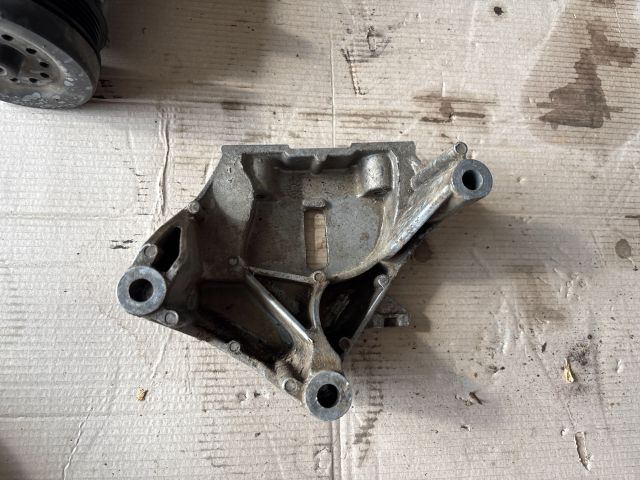 bontott OPEL CORSA D Motor Tartó Bak Jobb