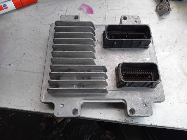 bontott OPEL CORSA D Motorvezérlő