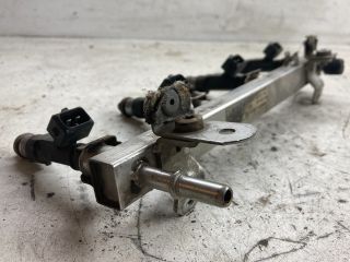 bontott OPEL CORSA D Porlasztó Sor / Híd