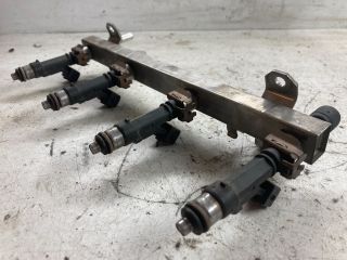 bontott OPEL CORSA D Porlasztó Sor / Híd