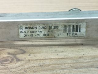 bontott OPEL CORSA D Porlasztó Sor / Híd