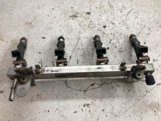 bontott OPEL CORSA D Porlasztó Sor / Híd