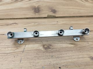 bontott OPEL CORSA D Porlasztó Sor / Híd