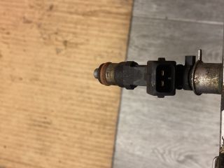 bontott OPEL CORSA D Porlasztó Sor / Híd