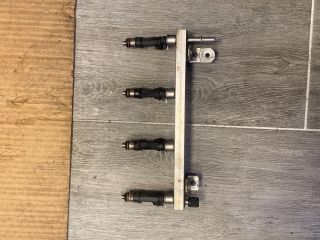 bontott OPEL CORSA D Porlasztó Sor / Híd